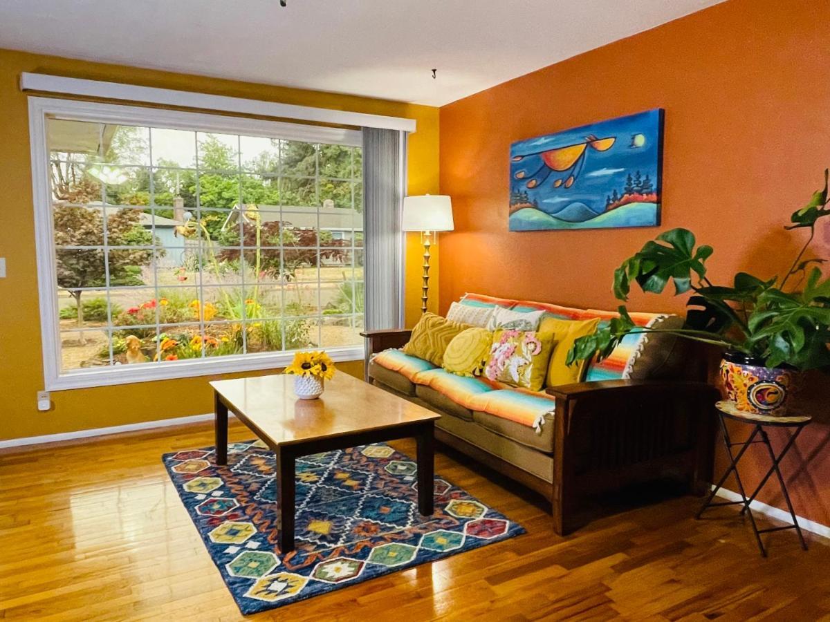 Colorful 50'S Ranch In The Heart Of Eugene Βίλα Εξωτερικό φωτογραφία