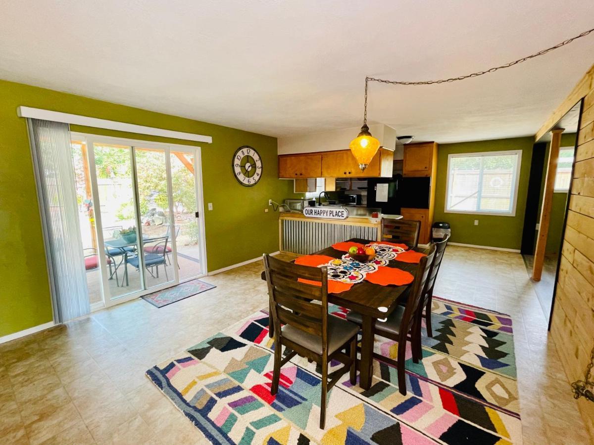 Colorful 50'S Ranch In The Heart Of Eugene Βίλα Εξωτερικό φωτογραφία