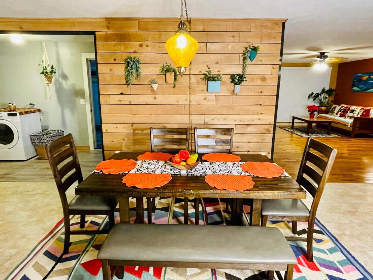 Colorful 50'S Ranch In The Heart Of Eugene Βίλα Εξωτερικό φωτογραφία